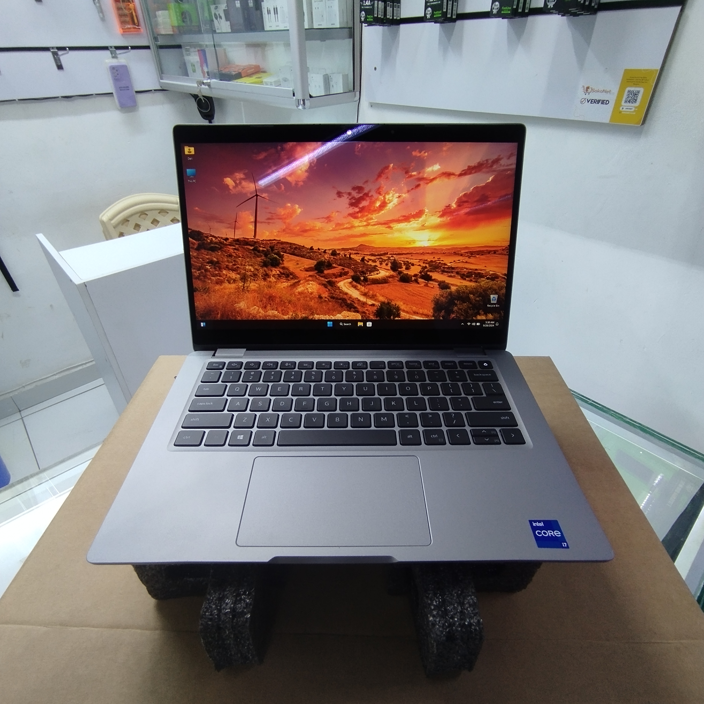 Thumbnail of Dell latitude 5320 4