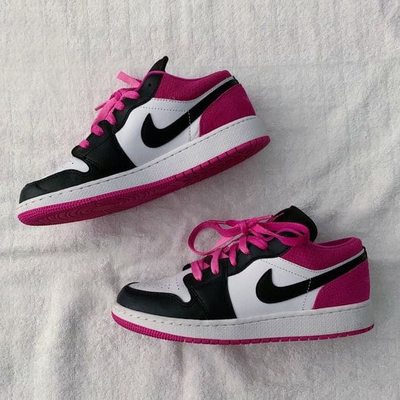 Thumbnail of Shoes 4